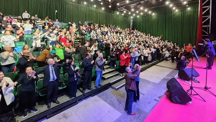 Sanatçı Alpay Malatyalıları Hem Hüzünlendirdi Hem Coşturdu
