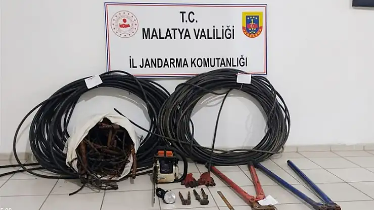 TCDD Malzemelerini Çalan Hırsıza Jandarma'dan Suçüstü