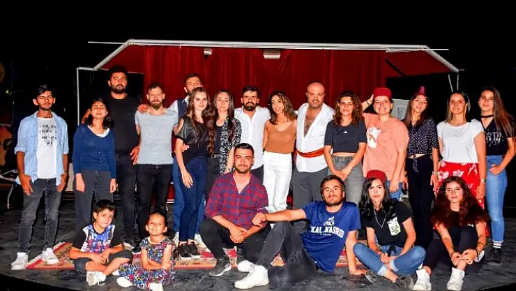'Tiyatro Günlükleri' Başladı