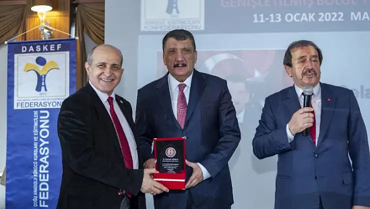 TÜSEKON Toplantısında Başkan Gürkan'a Plaket