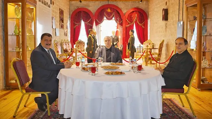 Üç Belediye Başkanı Buluştu