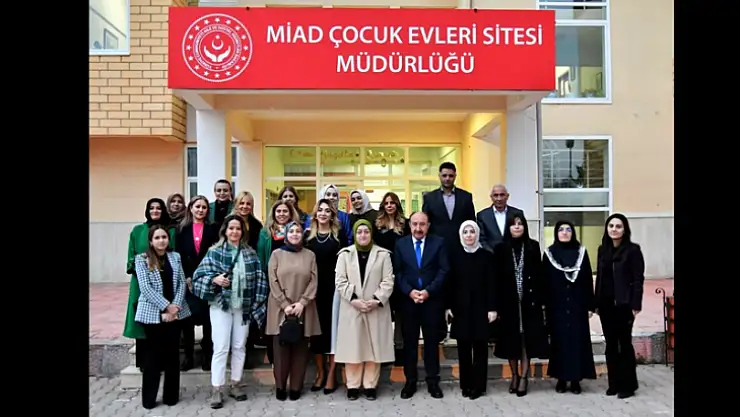 Vali Eşi Yazıcı Miad Evlerindeki Çocuklarla İftar Yemeğinde Biraraya Geldi
