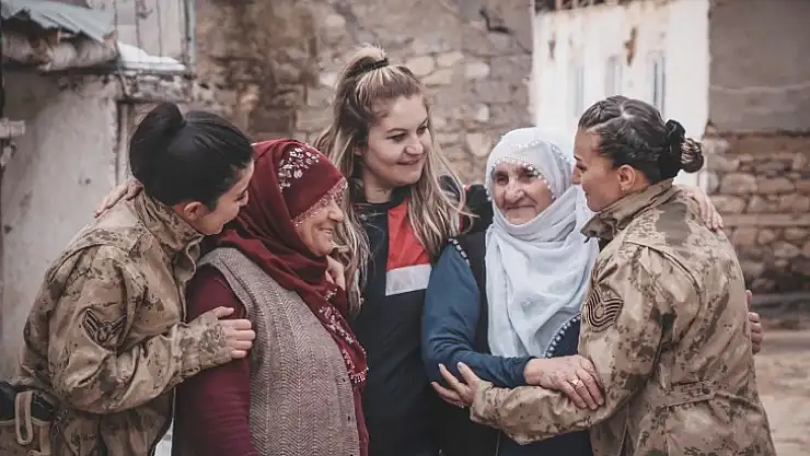 Yaşlılar Haftasında Jandarma Ekiplerinden Anlamlı Ziyaret