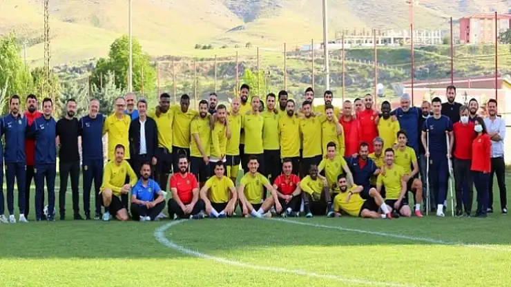 Yeni Malatyaspor Acquah ve Chebake İle Anlaşmıyor