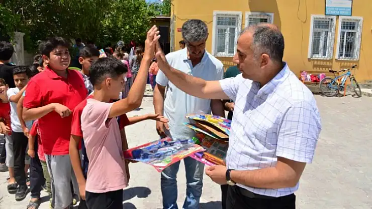 Yeşilyurt Belediyesi 'İyilik Makası' Projesiyle Çocukların Yüzünü Güldürüyor