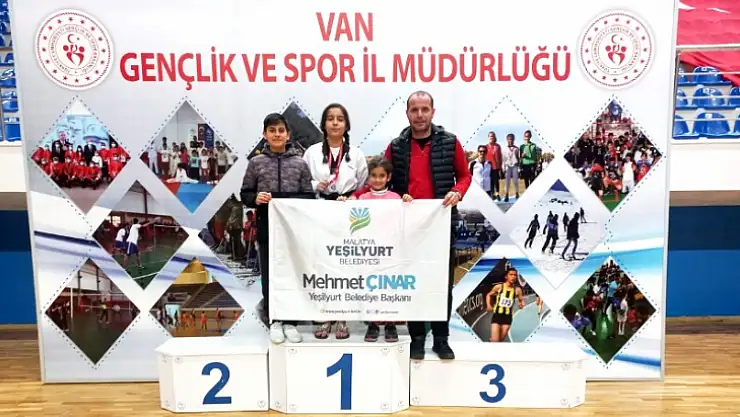 Yeşilyurt Belediyespor Tekvando Takımından Esra Nisa Dikenli, Türkiye İkincisi