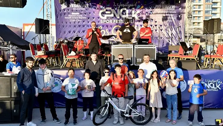 Yeşilyurt Gençlik ve Spor Festivalinde Renkli Görüntüler