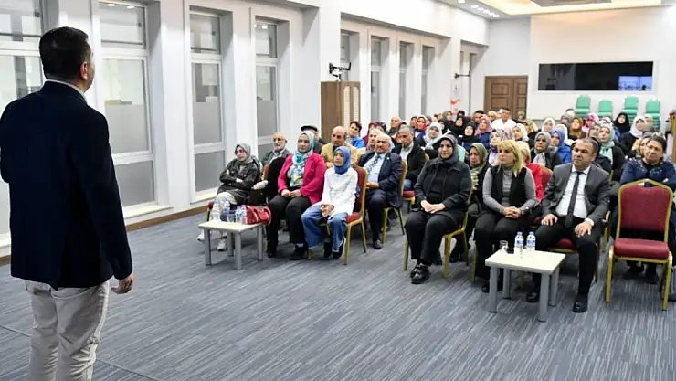 Yeşilyurt'ta' Fizik Tedavi ve Sağlıklı Yaşam Seminerleri' Başladı