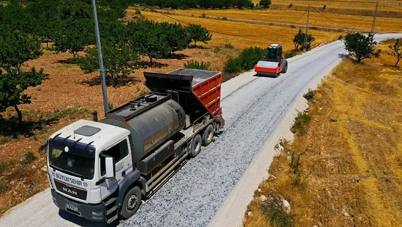 Akçadağ ve Doğanşehir İlçesinde Büyükşehirden Yol Yapımı
