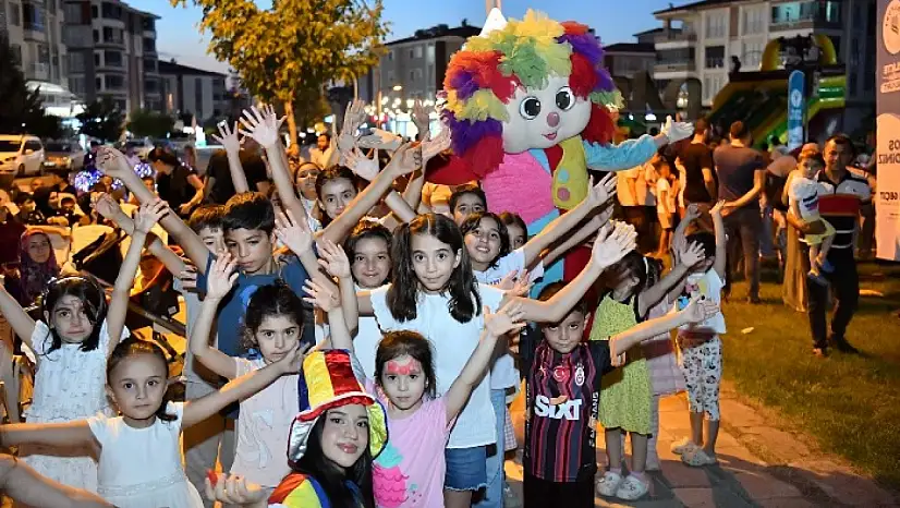 Başkan Geçit: 'İlçemiz Yaz Gecelerinde Bambaşka Bir Güzelliğe Büründü!