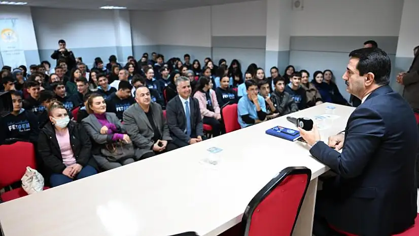 Başkan Taşkın'dan Gençlere Nasihat' Hedefinizi Şimdiden Belirleyin'