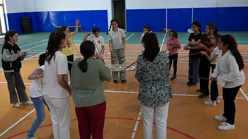Çocuk Şenliği Renkli Anlara Sahne Oldu
