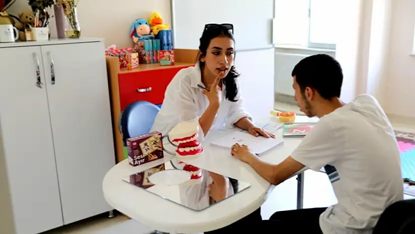 Engelsiz Yaşam Merkezi'nde Dil ve Konuşma Terapisi
