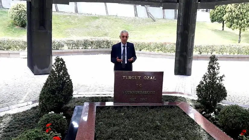 Evren: 8. Cumhurbaşkanı Hemşerimiz Özal'ı Rahmet ve Minnetle Anıyoruz