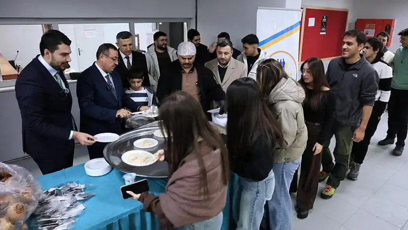 Gençlik Kolları Başkanı Mercan: Öğrencilerimizin Her Anında Hep Yanındayız