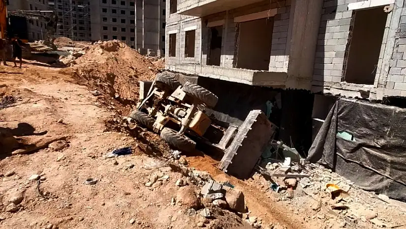 Şantiyede İş Makinesi Devrildi: 1 ölü