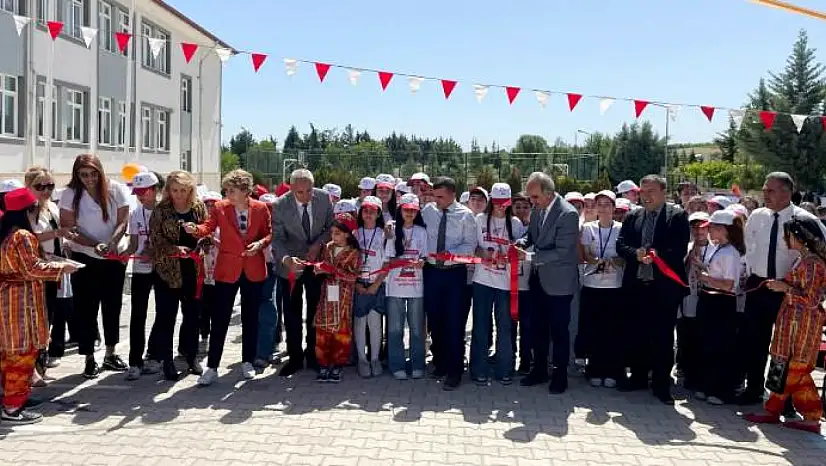Tübitak Bilim Fuarı ve Resim Sergisi Yeşilyaka Ortaokulunda