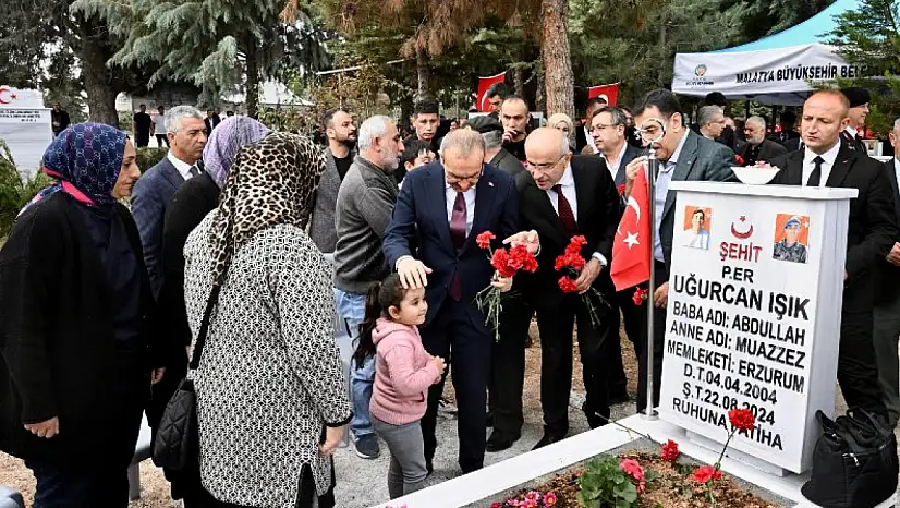 Vali Yavuz Şehitliği Ziyaret Ederek Şehit Aileleriyle Bir Araya Geldi