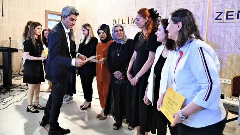 Yazar Remzi Kokargül Yıllık Gelirini Öğrencilere Bağışladı