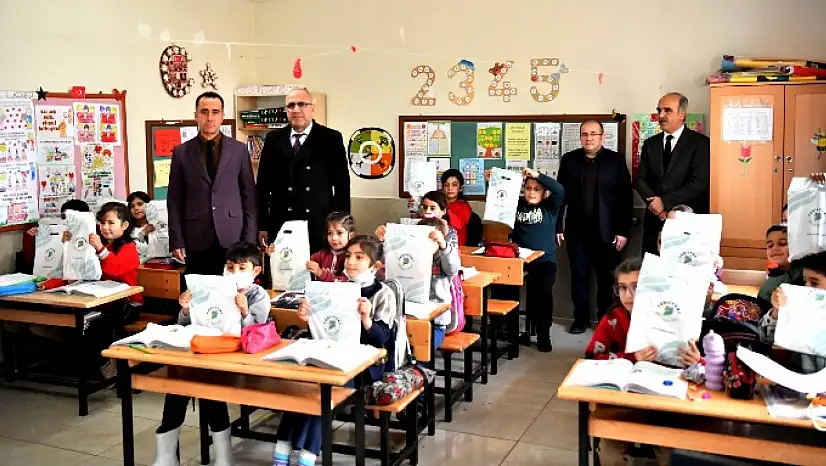 Yeşilyurt Belediyesi Kırsaldaki Okulları Unutmuyor