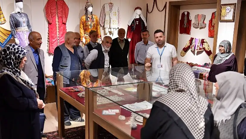 Yeşilyurt Belediyesi, Yaşlılar Gününde Büyüklerini Unutmadı!