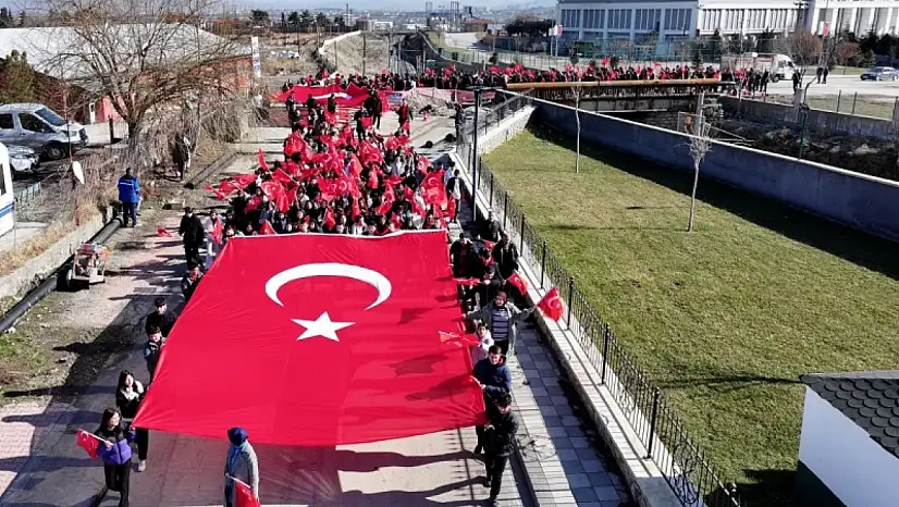 Yeşilyurt Belediyesinden Türk Bayraklarıyla Görsel Şölen