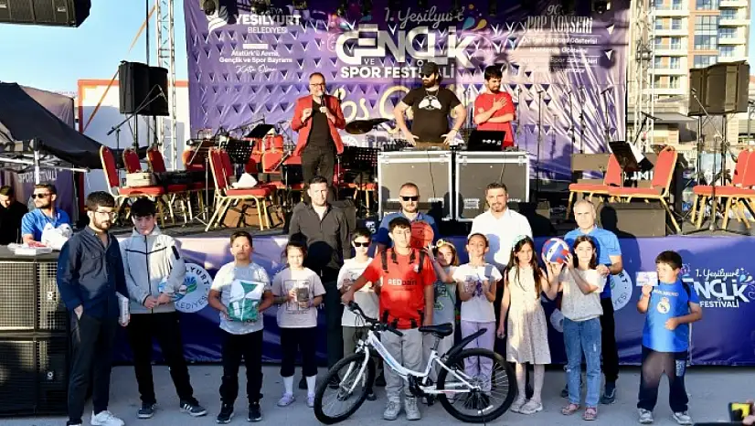 Yeşilyurt Gençlik ve Spor Festivalinde Renkli Görüntüler