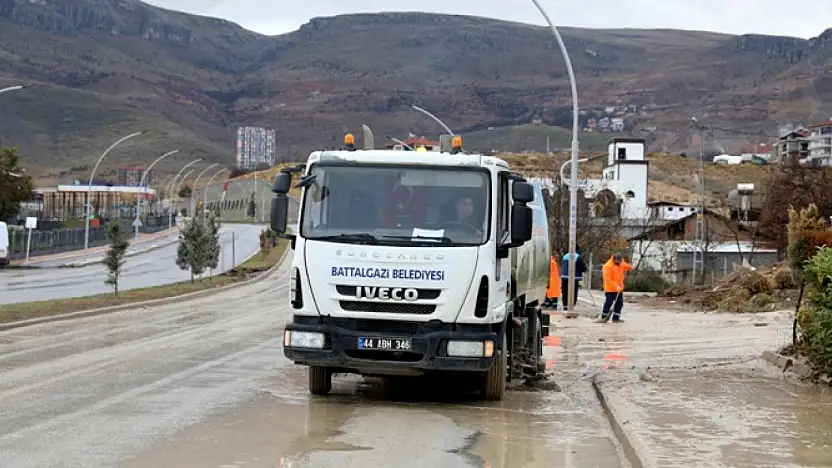 Battalgazi Belediyesi'nden Pınarbaşı Göleti Çevresinde Detaylı Temizlik