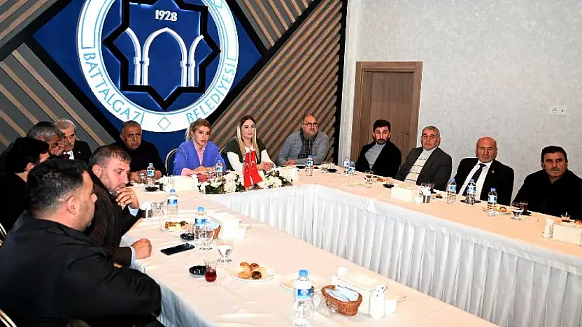 Battalgazi Mahalle Muhtarları Sorunları Mv. Ölmeztoprak İle İstişare Ettiler
