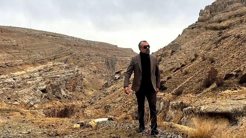 İhsan Akın' Ey Başkalarının Yaptığıyla Övünen Kofikler '