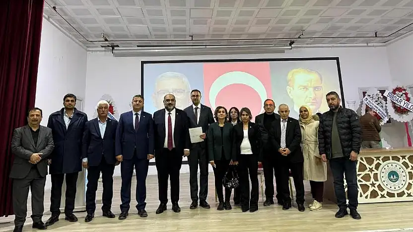 İYİ Parti Malatya İl Kongresi'nde Av. Emircan Eren Güven Tazeledi