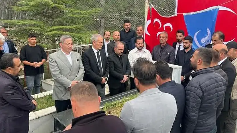Ülkücü Şehit Cengiz Baktemur Kabri Başında Anıldı