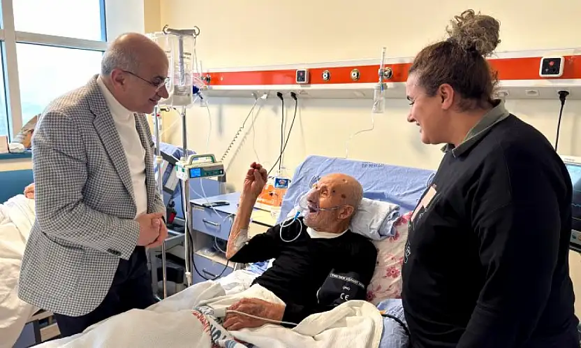 Başkan Er'den Turgut Özal Tıp Merkezi'nde Hasta Ziyareti