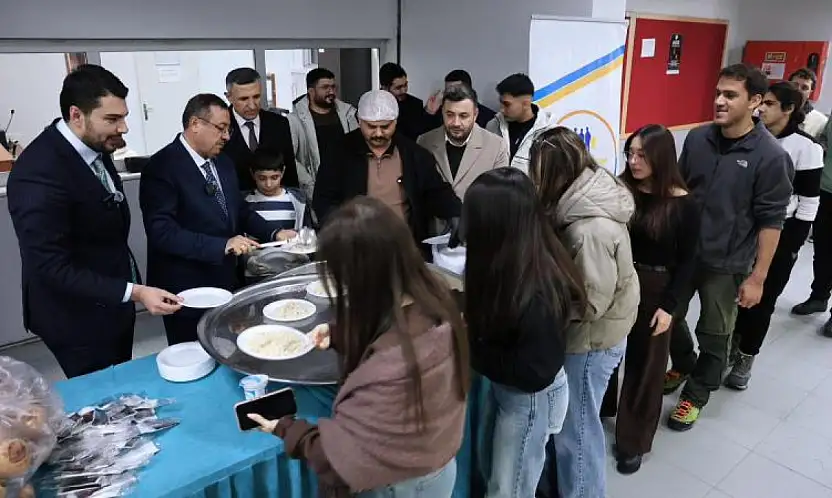 Gençlik Kolları Başkanı Mercan: Öğrencilerimizin Her Anında Hep Yanındayız