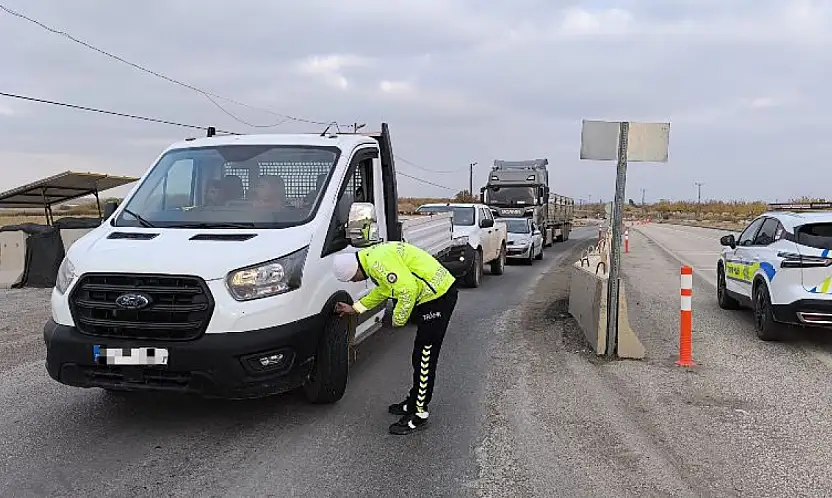 Trafik Ekiplerinden Kış Lastiği Denetimi