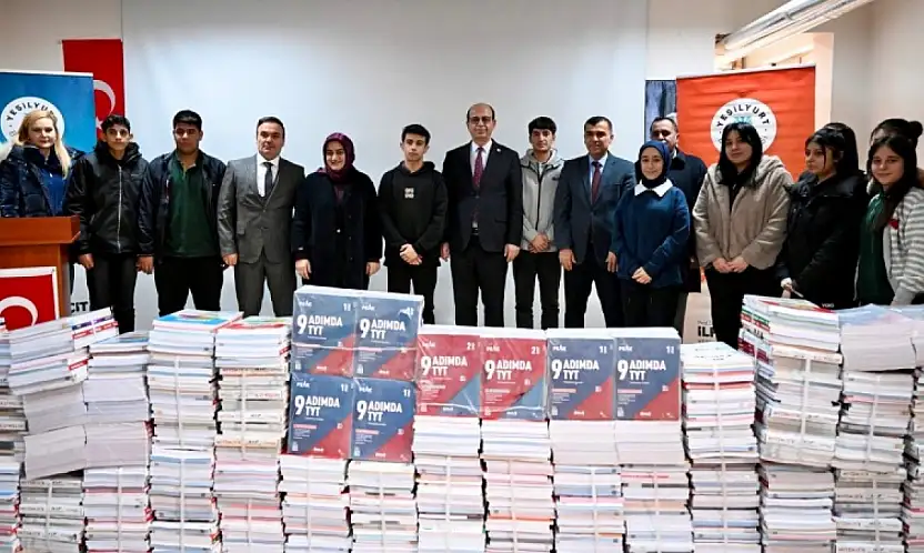 Yeşilyurt Belediyesi'nden Öğrencilere TYT-AYT Kaynak Kitap Desteği!