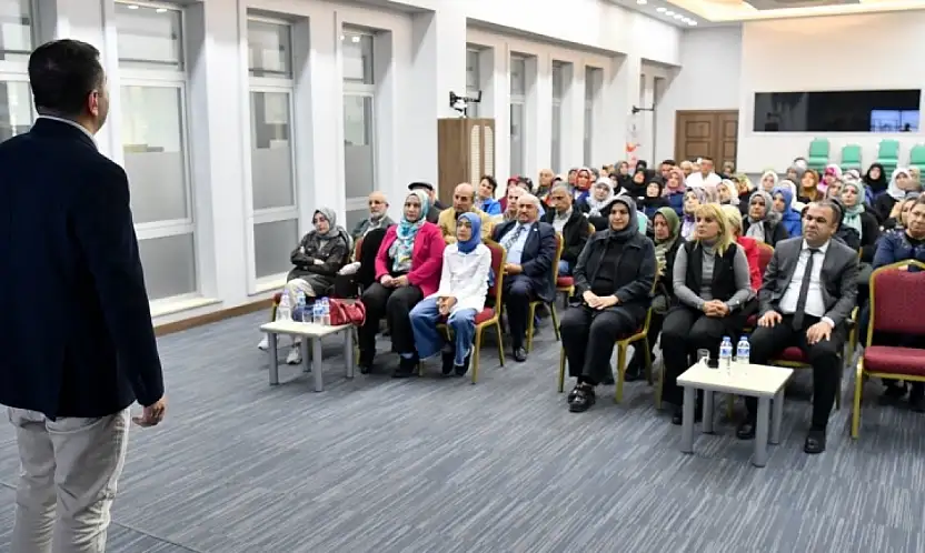 Yeşilyurt'ta' Fizik Tedavi ve Sağlıklı Yaşam Seminerleri' Başladı