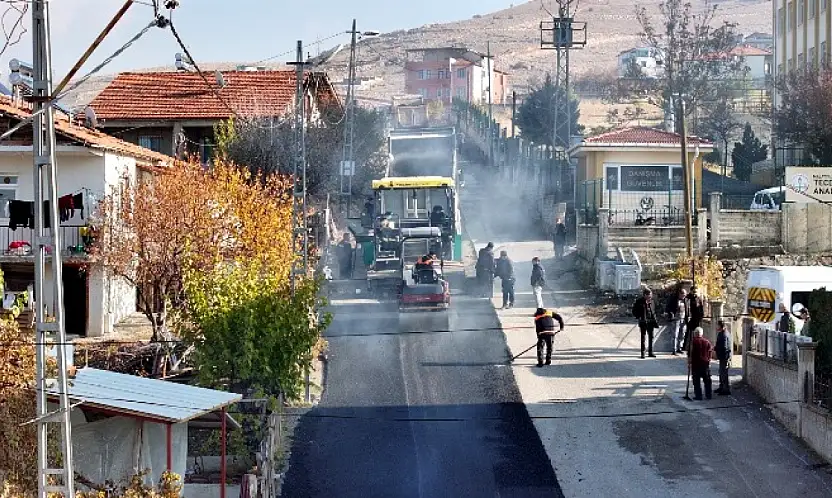 Yeşilyurt'ta Trafik Akışı Rahatlıyor, Yaya Geçişleri Güvenli Hale Geliyor